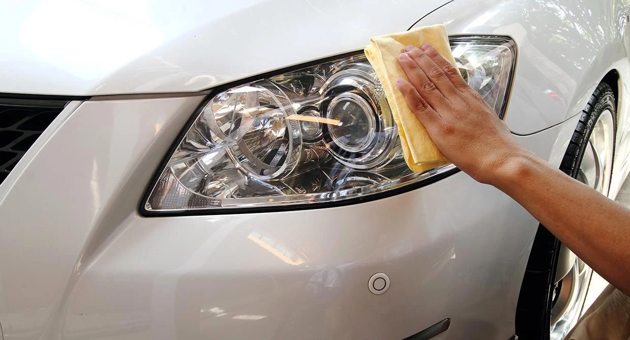 How to Clean Car Headlight Easily?