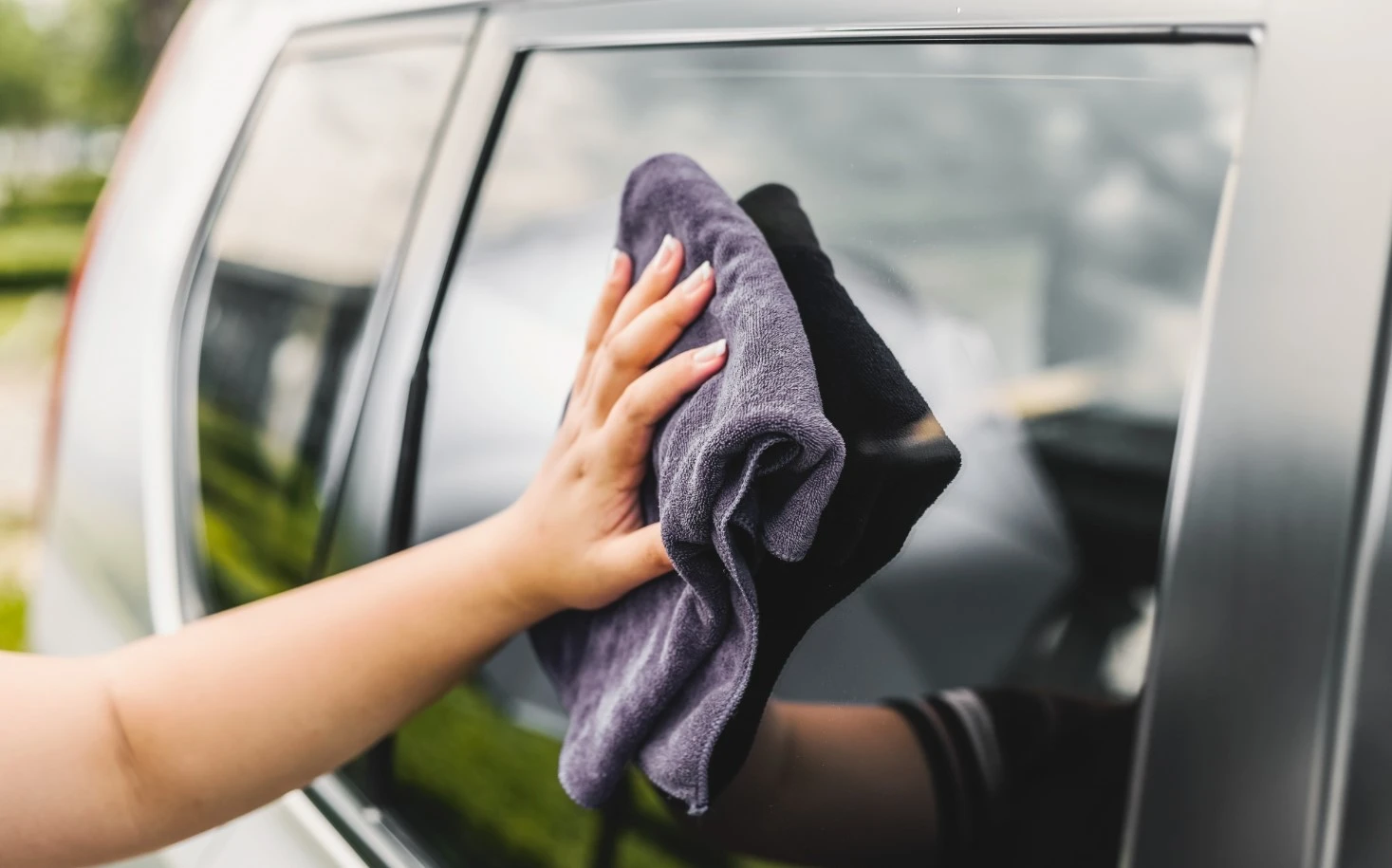 How to Clean Car Windows
